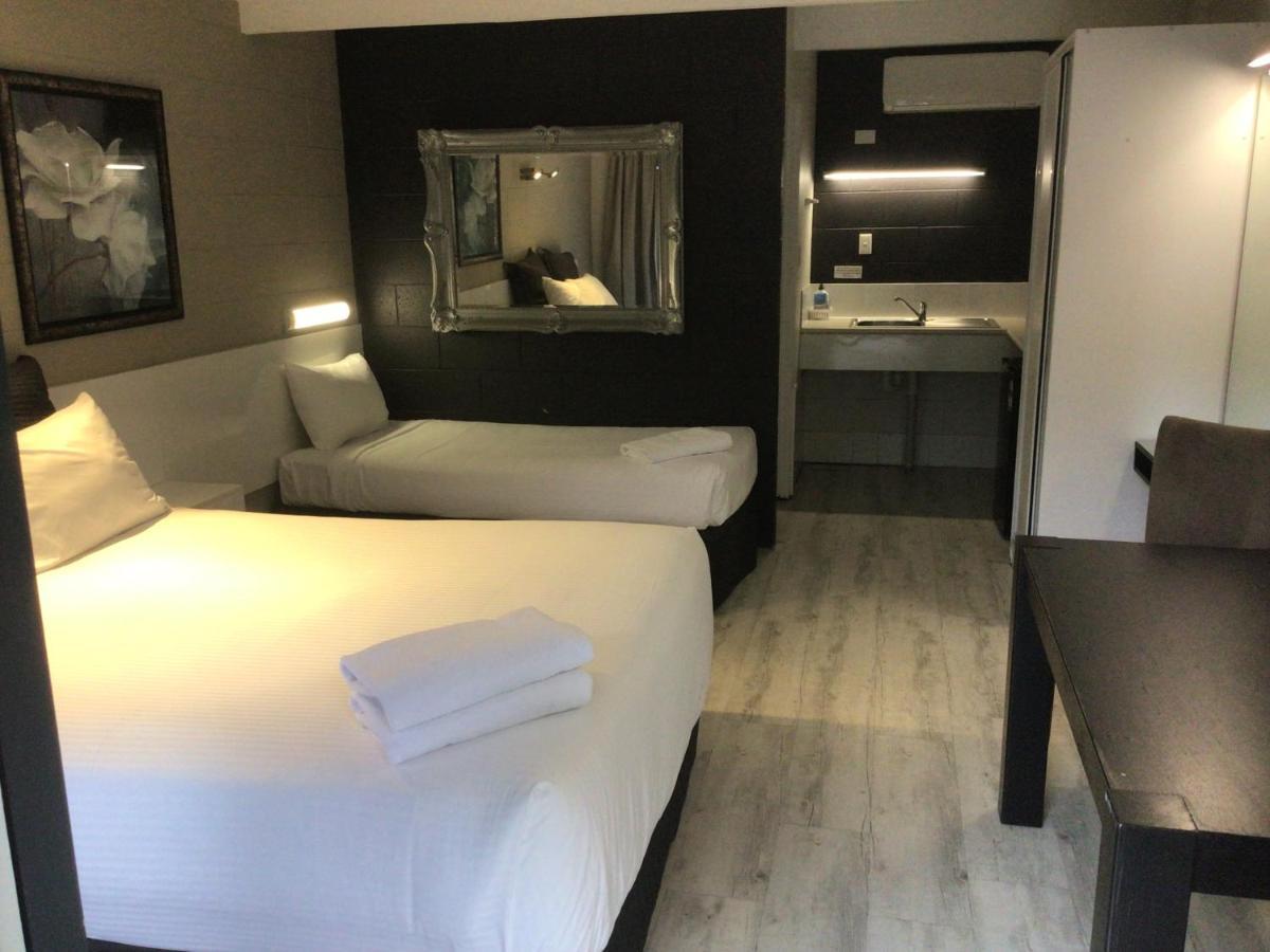 Buderim Fiesta Motel Tanawha Exteriör bild
